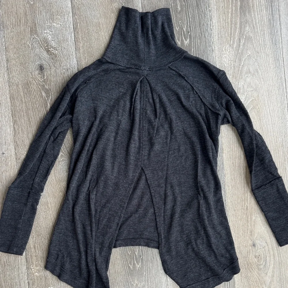 We The Free Open Back Dark Gray Turtleneck Sweater AO0364